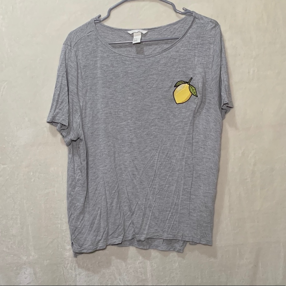 H & M women’s tee